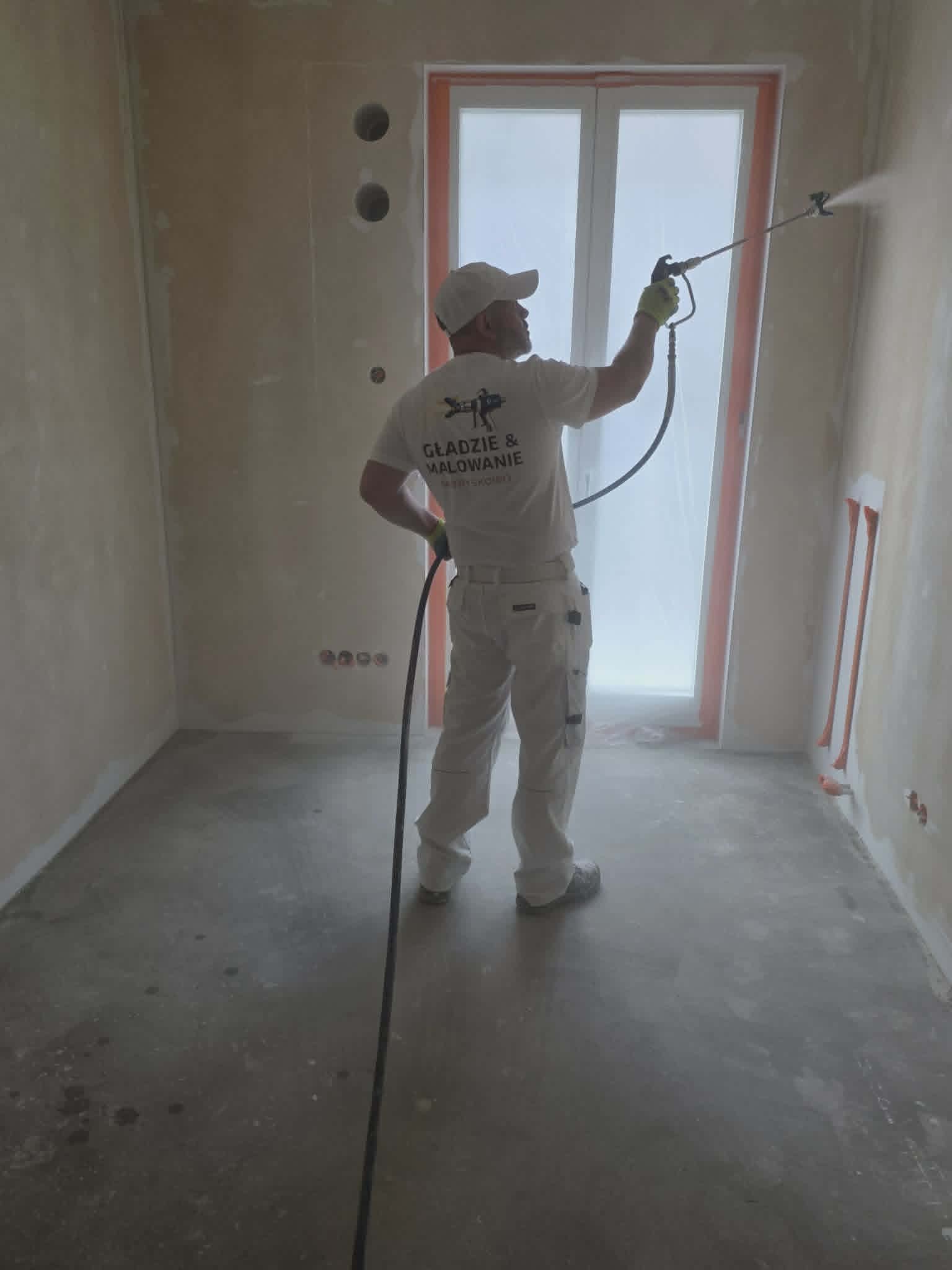Perfekcyjnie wykończone wnętrze — gładzie natryskowe